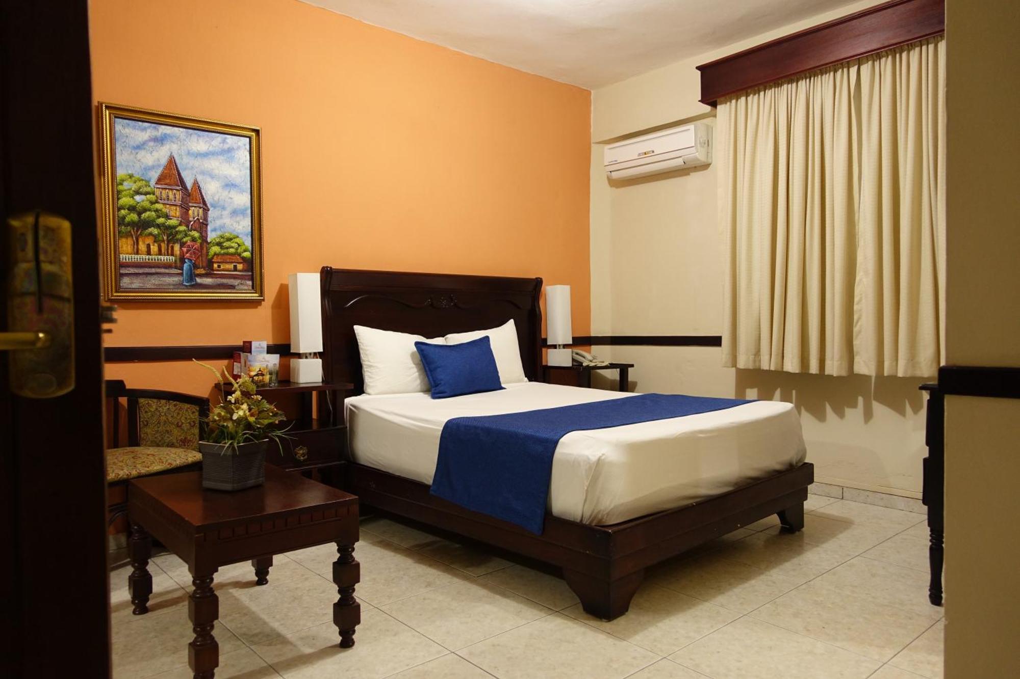 Platino Hotel & Casino Santiago De Los Caballeros Room photo